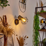 Industrielle geometrische Käfig-Wandleuchte mit schwarzen und goldenen Akzenten für Wohnzimmer und Schlafzimmer 