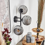 Moderne Wandlampen mit geripptem Rauchglas-Globus und schwarzem Metallrahmen für Wohnzimmer und Schlafzimmer 