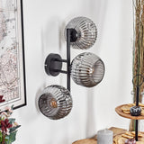 Moderne Wandlampen mit geripptem Rauchglas-Globus und schwarzem Metallrahmen für Wohnzimmer und Schlafzimmer 
