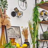 Industrielle geometrische Käfig-Wandleuchte mit schwarzen und goldenen Akzenten für Wohnzimmer und Schlafzimmer 