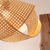 Erdige Wabi-Sabi-Wellen-Bambus-Pendelleuchte mit 50 cm Durchmesser 