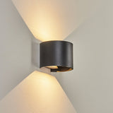 Moderne schwarze LED-Außenwandleuchte 