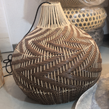 Zweifarbige Rattan-Deckenleuchte - Chevron-Webmuster für Boho-Wohnzimmer & Schlafzimmer 