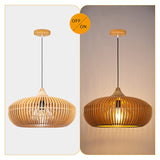 Rustikale Holzpendelleuchte im Landhausstil für die Kücheninsel 