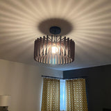 Handgefertigte Pendelleuchte aus Holz im Mid-Century-Modern-Stil 